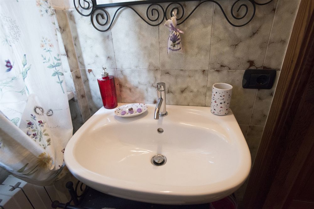 Bed & Breakfast Lujocanda カザルツァ・リーグレ エクステリア 写真