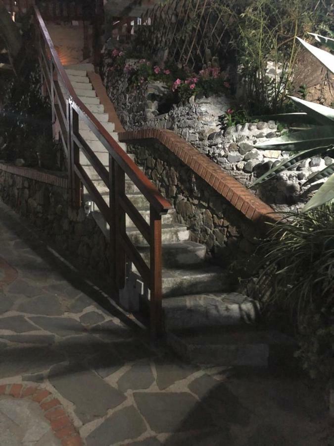 Bed & Breakfast Lujocanda カザルツァ・リーグレ エクステリア 写真